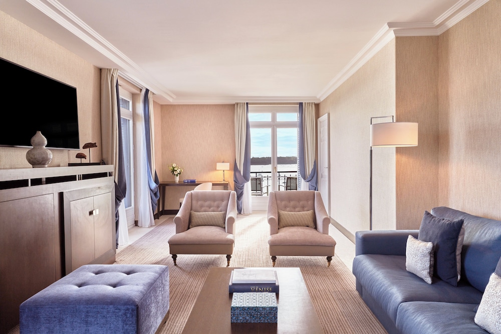 Prestige Sea Suite photo
