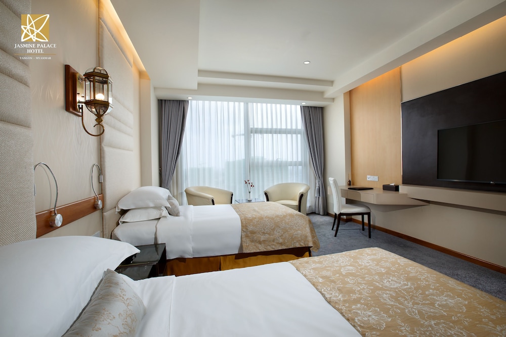 Deluxe Twin Room photo 3