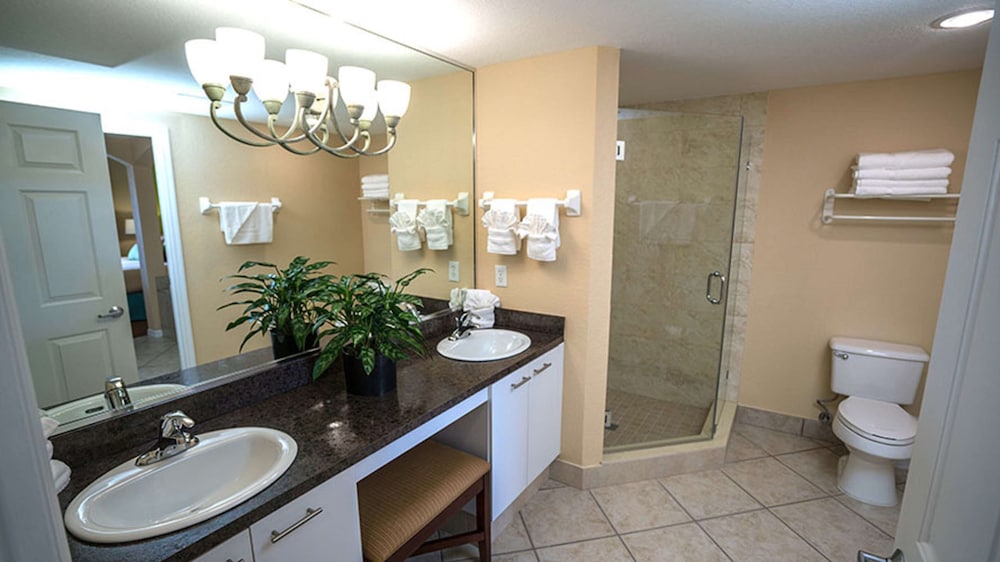 King One Bedroom Suite - Photo 7