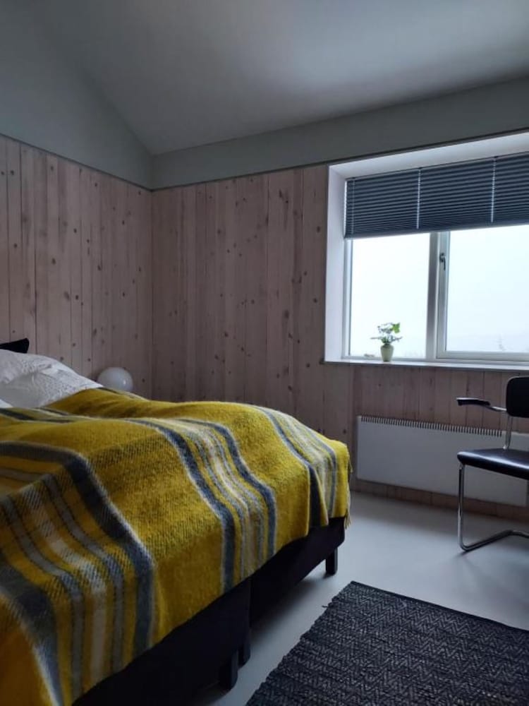 Basic Double or Twin Room, Private Bathroom, Ocean View (Shared Kitchen) photo 3