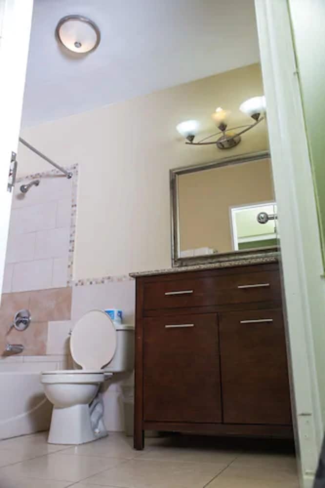 Deluxe Room, 2 Double Beds, Garden View