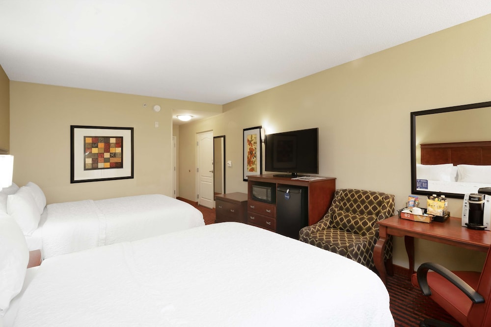 Room, 2 Queen Beds, Non Smoking (Drinks And Snacks)
