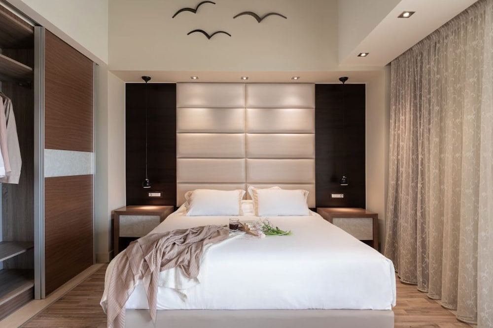 Luxury Dome Suite with Private Pool & Sea View photo 2