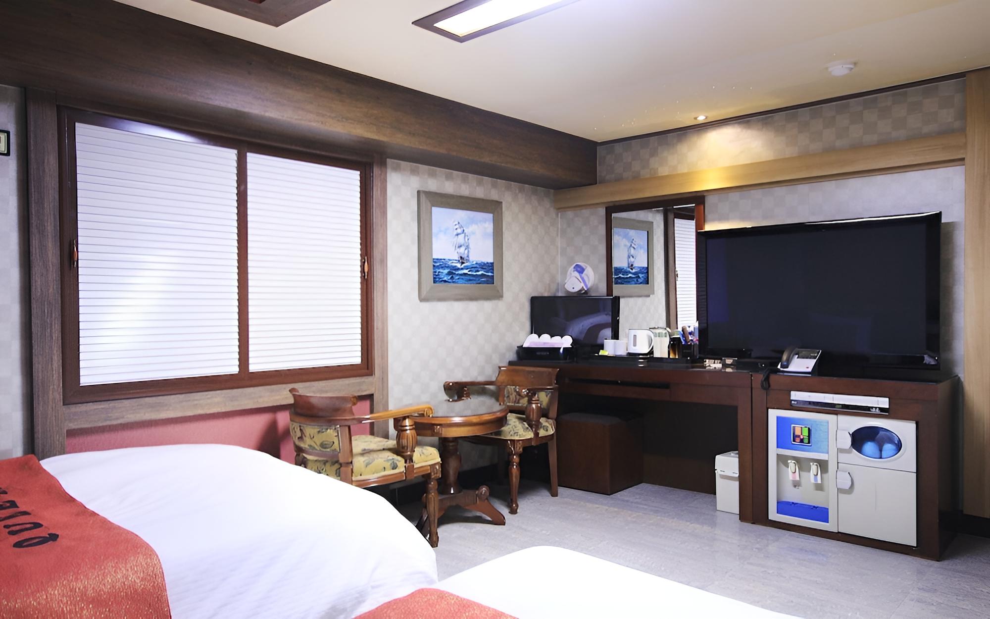 Room (Premium Twin) - Photo 16