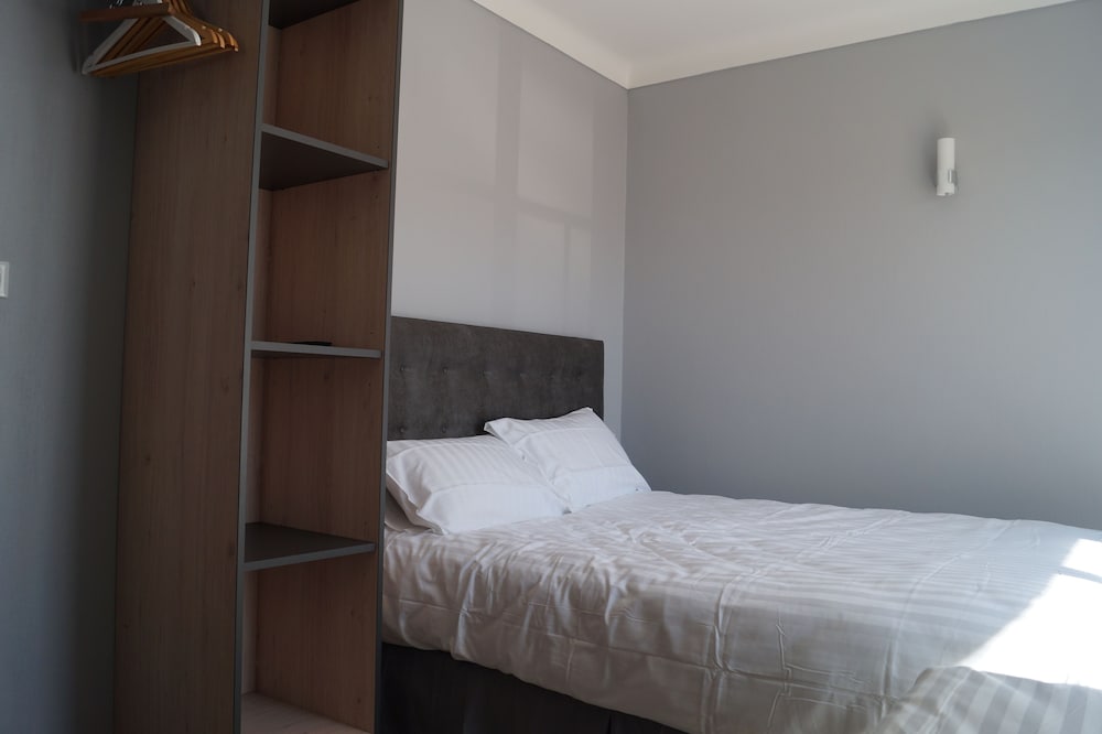 Standard Triple Room, Multiple Beds photo 3