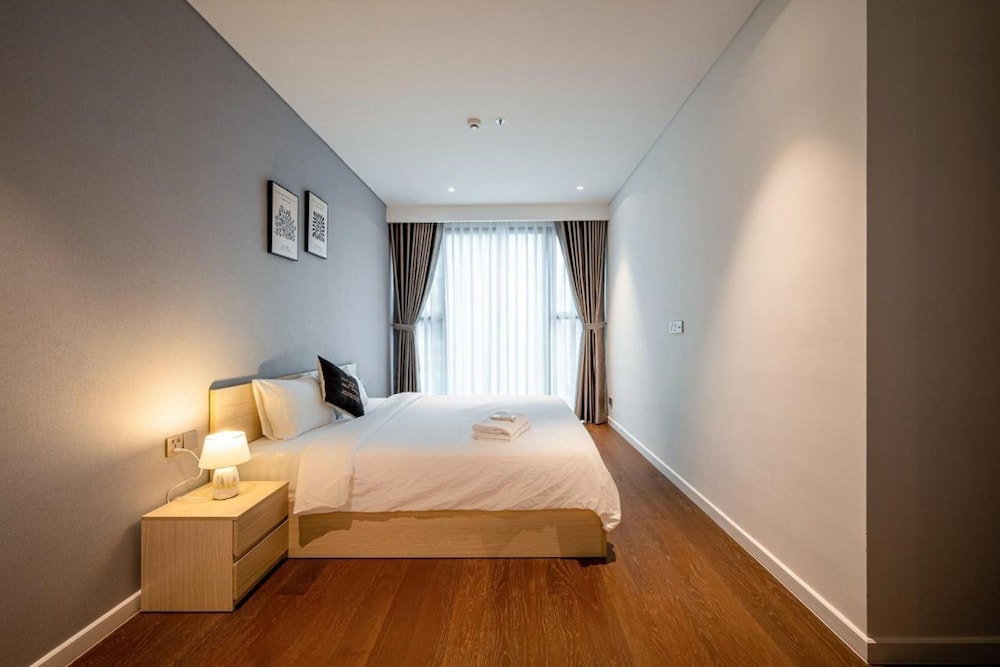 Business Suite, 1 Bedroom, Connecting Rooms, City View