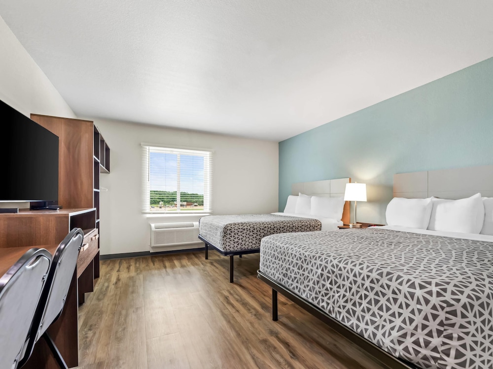Standard Room, 2 Queen Beds, Non Smoking photo 1