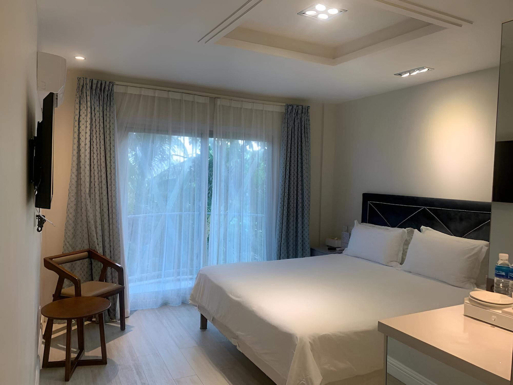 Standard Room, 1 Queen Bed, Non Smoking, City View photo 3