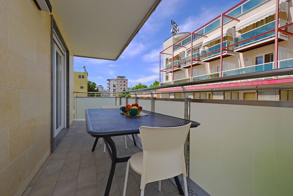 Apartment, 2 Bedrooms, Balcony (C8.1) photo 3