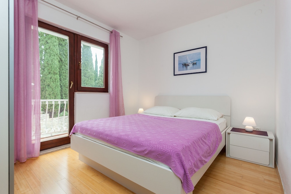 Standard Apartment, 1 Bedroom, Balcony, Partial Sea View