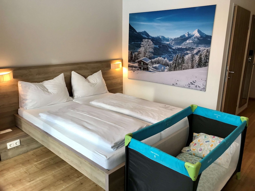 Standard Double Room, 2 Twin Beds, Balcony, Mountainside photo 1