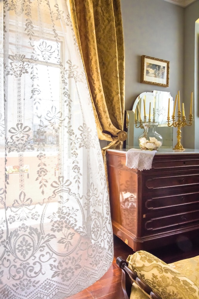 Presidential Double Room photo 2