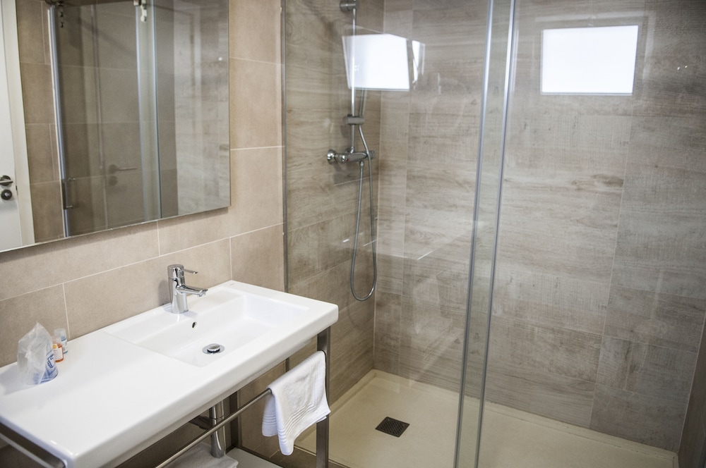 Apartment, 2 Bedrooms, Balcony, Pool View - Photo 14