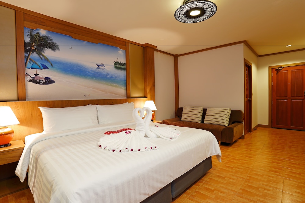 Deluxe Double or Twin Room with Lake View photo 2