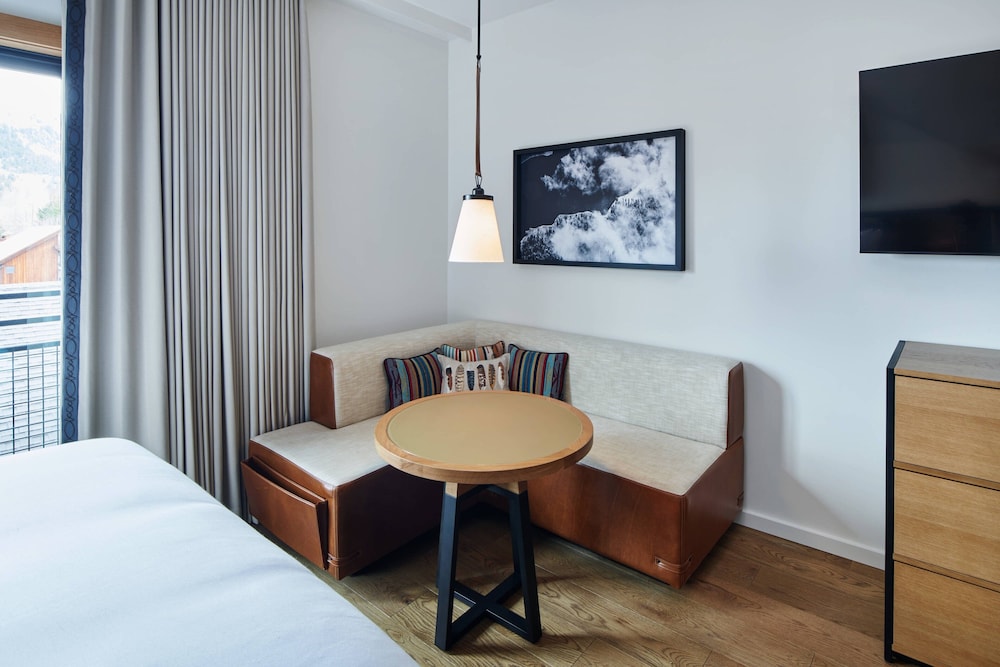 Premier Room, 2 Queen Beds - Photo 5