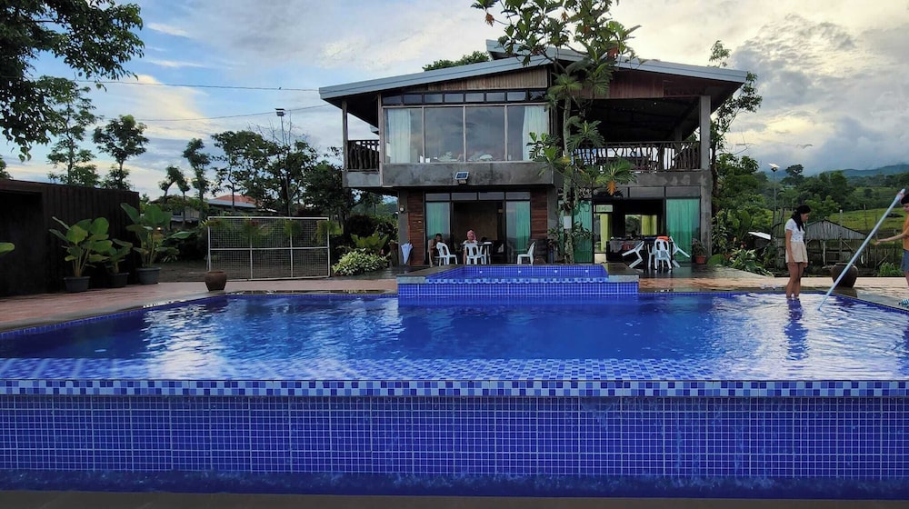 Family House photo 3
