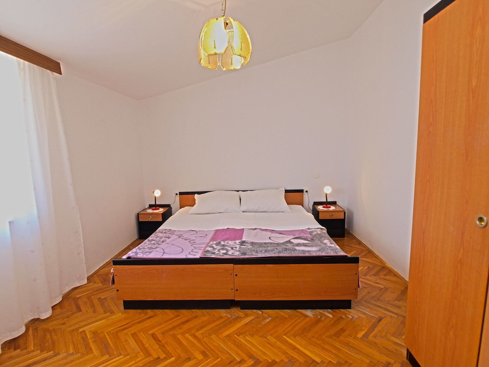 Apartment, 1 Bedroom (668/1591)