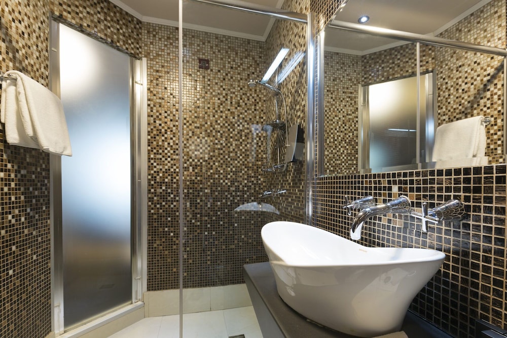 Standard Double or Twin Room - Photo 2