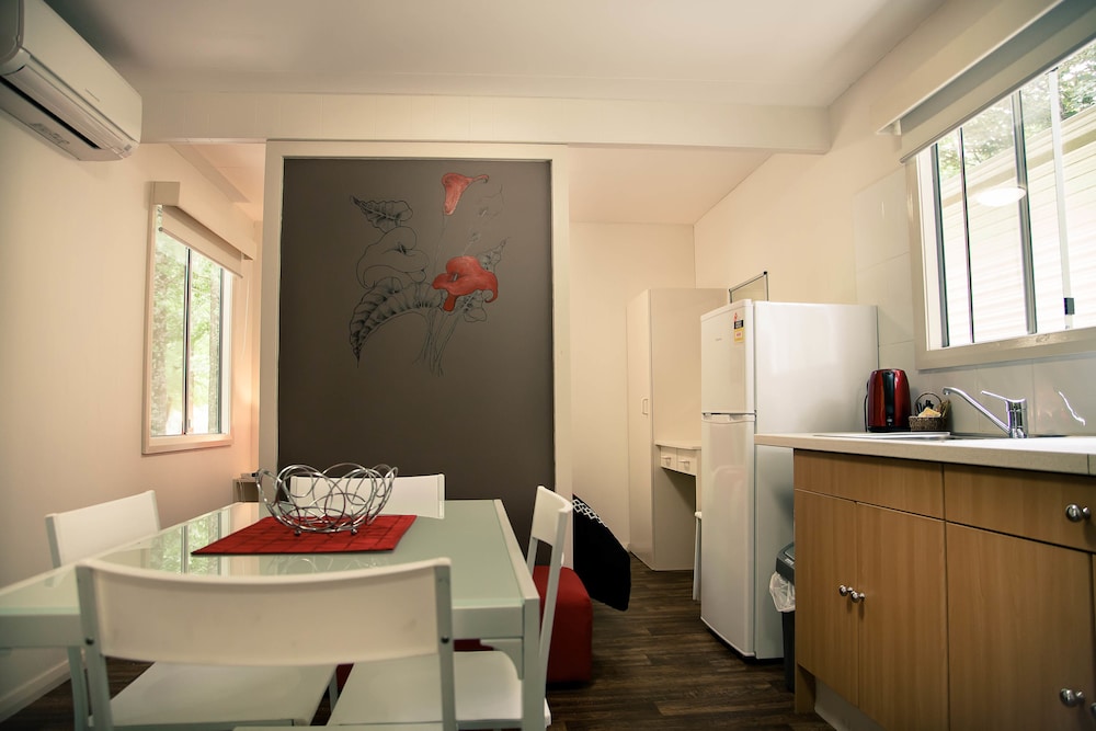 Ensuite Studio Cabin photo 3