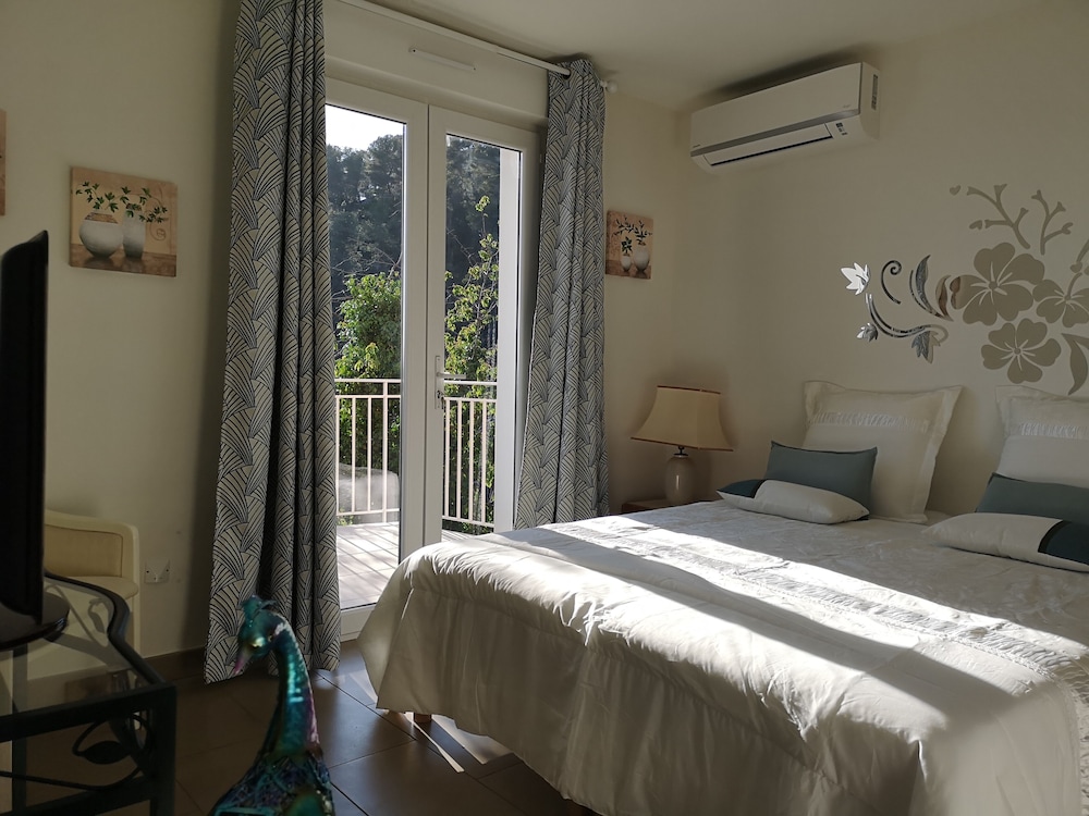 Suite, Ocean View (Amie Ensuite) photo 1