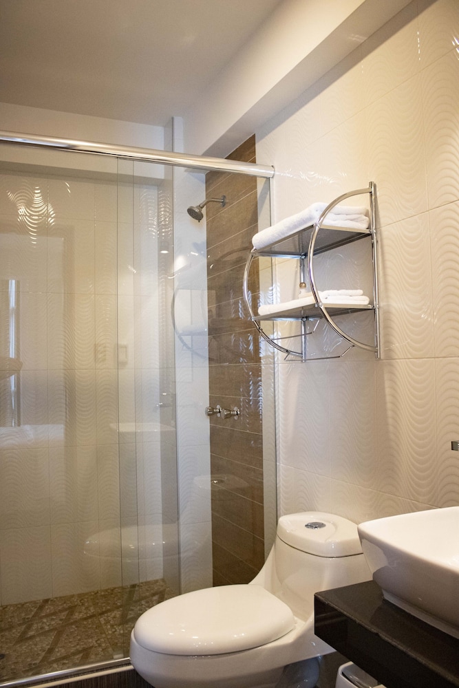 Family Room, Private Bathroom photo 2