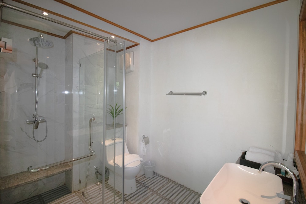 Deluxe Twin Room photo 3