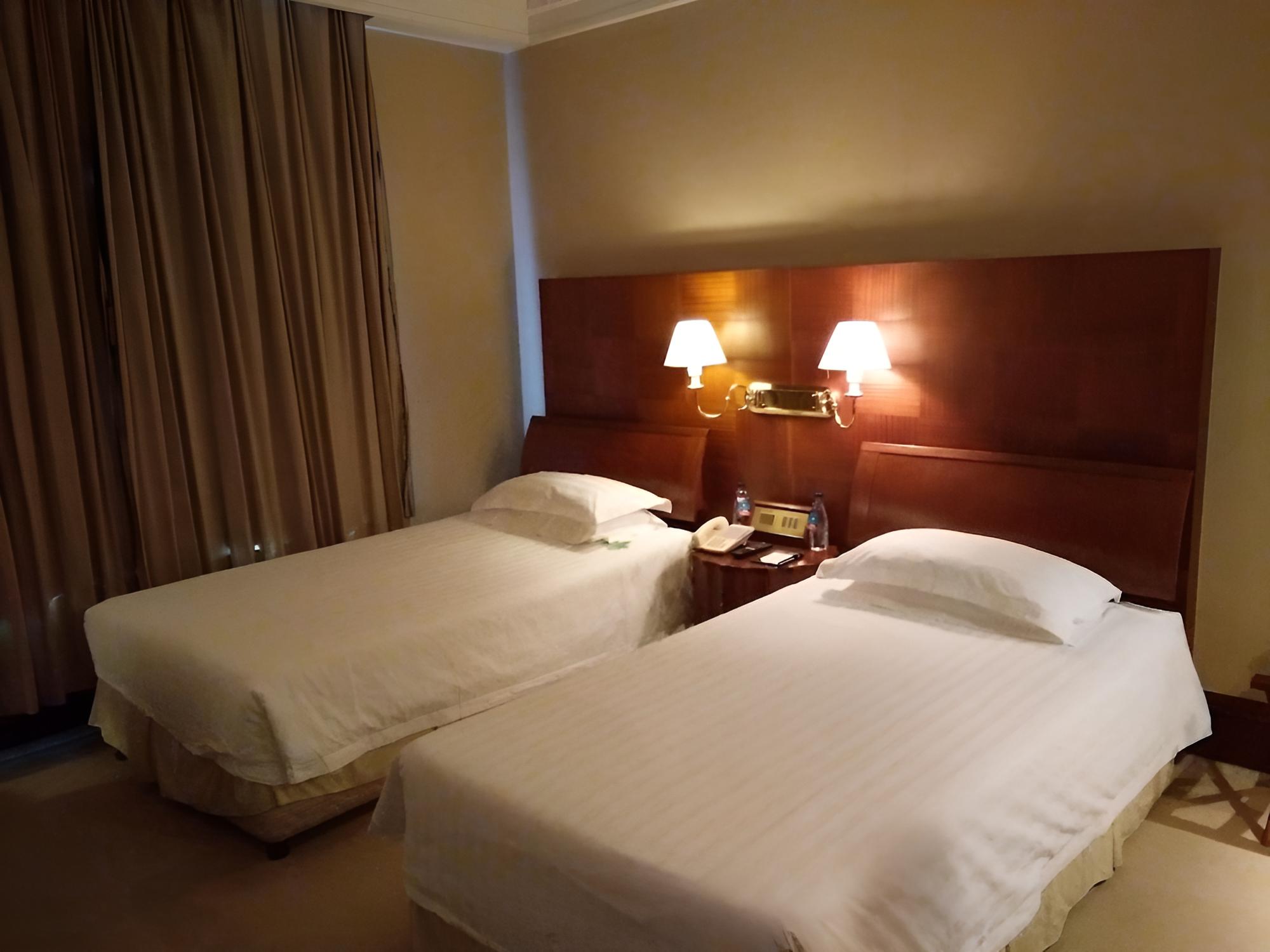 Standard Twin Room photo 2
