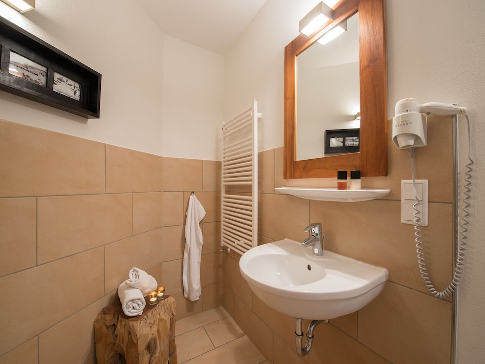 Maisonette Apartment with 1 bedroom, landsite photo 2
