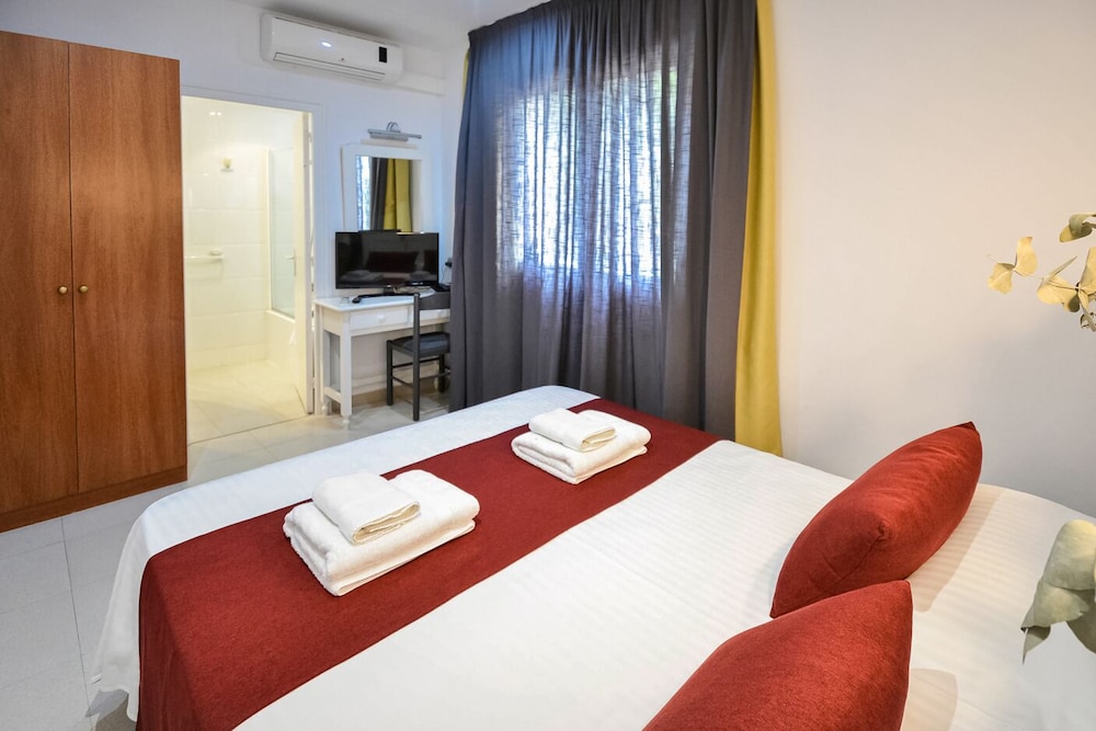 Basic Double Room
