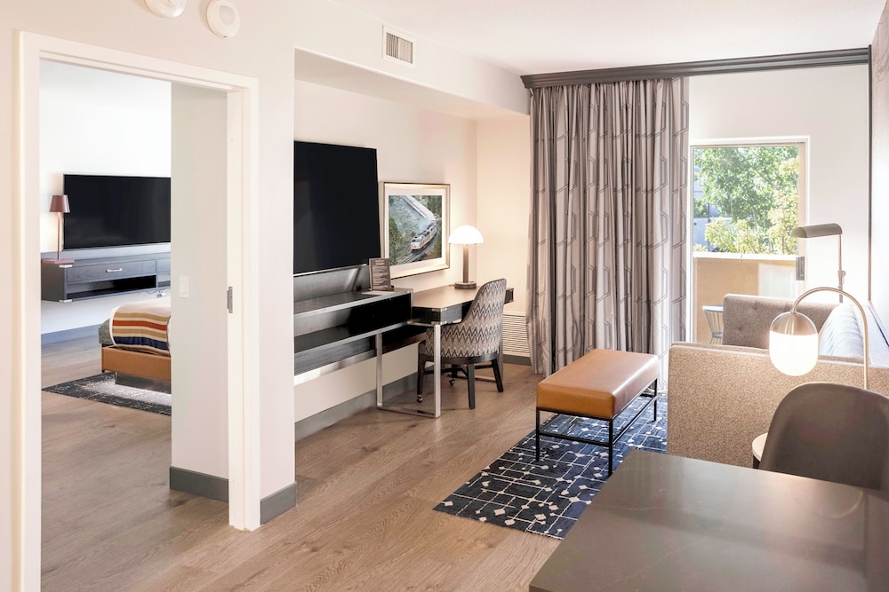 Standard Suite - Photo 4