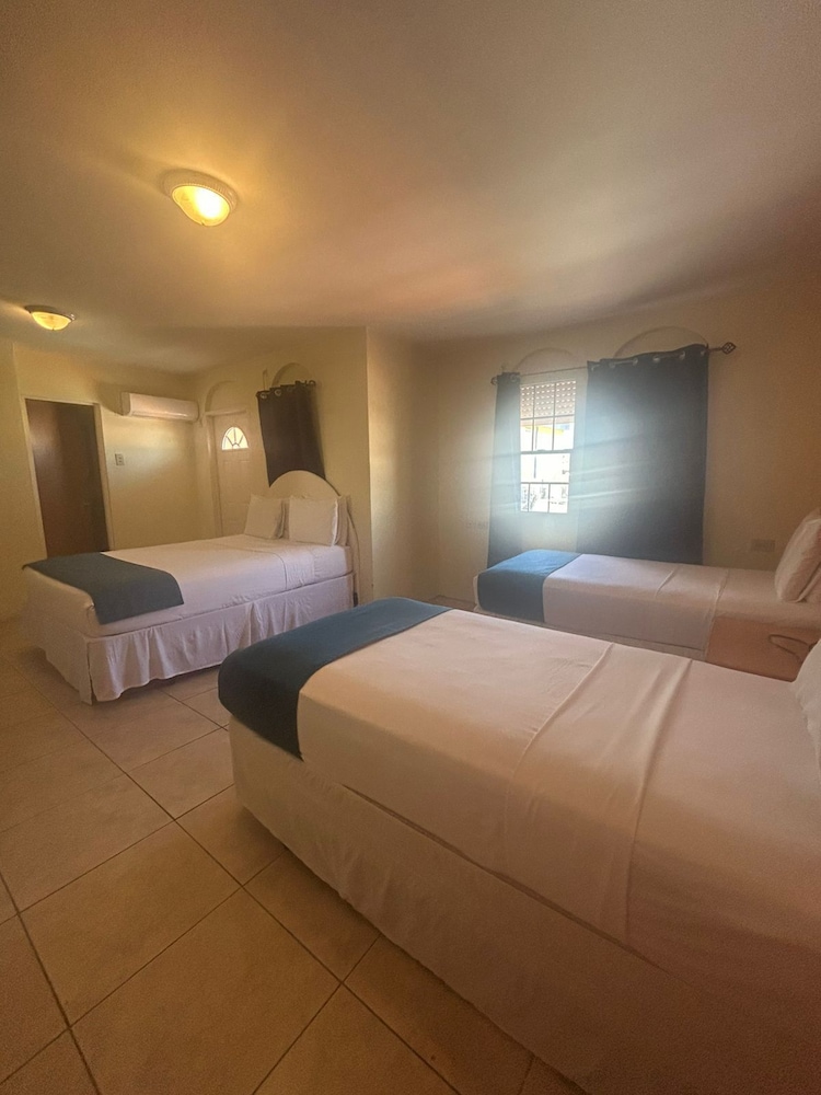 Triple Room, City View photo 2