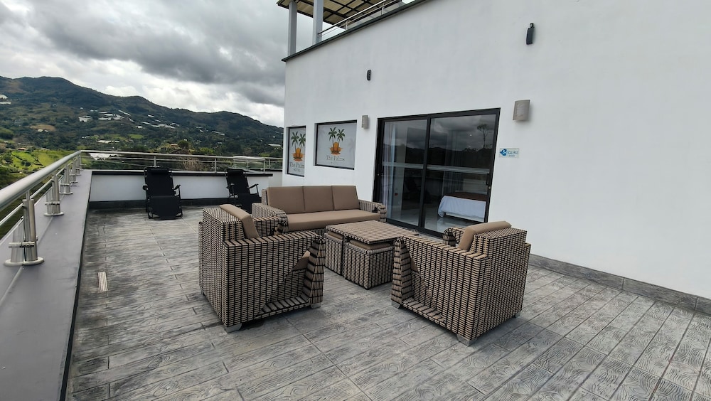 Luxury Apartment, 2 Bedrooms, Mountain View photo 2