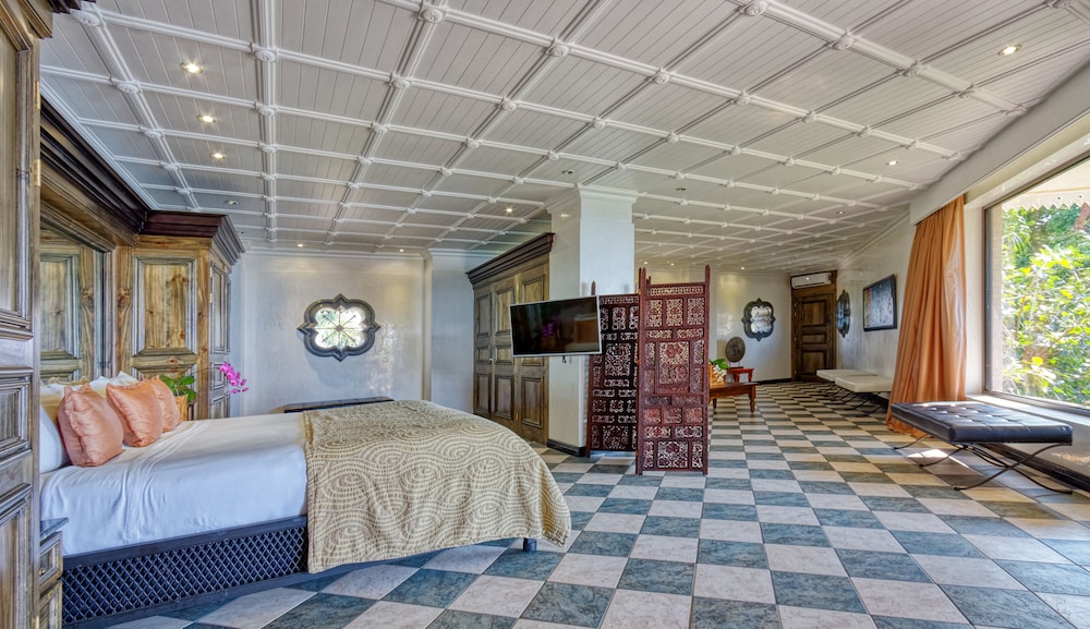 El Barco Suite - Photo 1