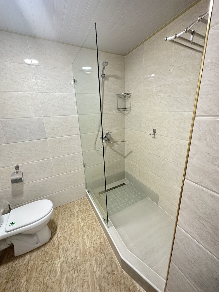 Standard Double or Twin Room - Photo 4