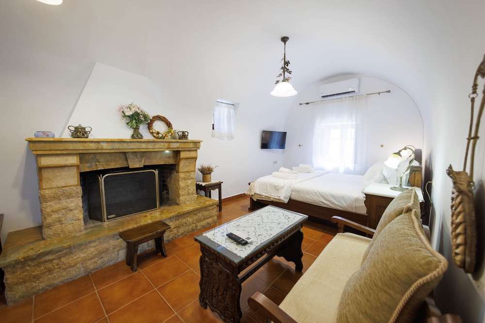 Deluxe Double Room, Fireplace photo 1