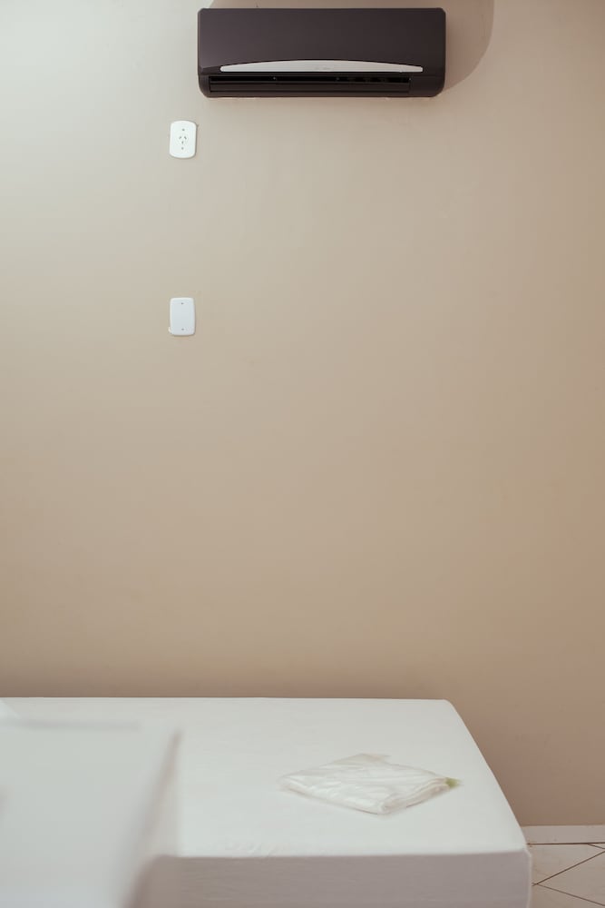 Standard Twin Room - Photo 3