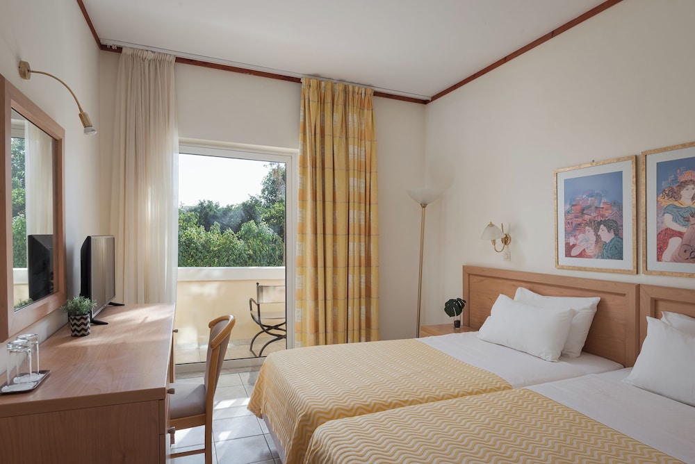 Twin Room - Photo 1