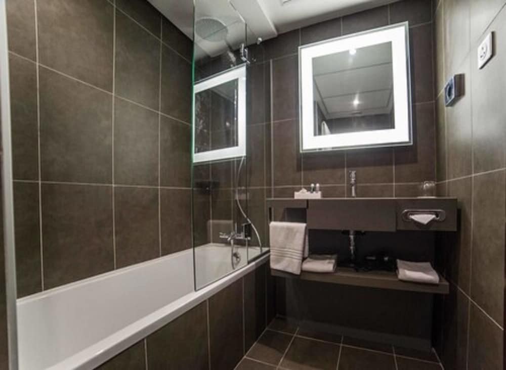 Luxury Suite - Photo 3