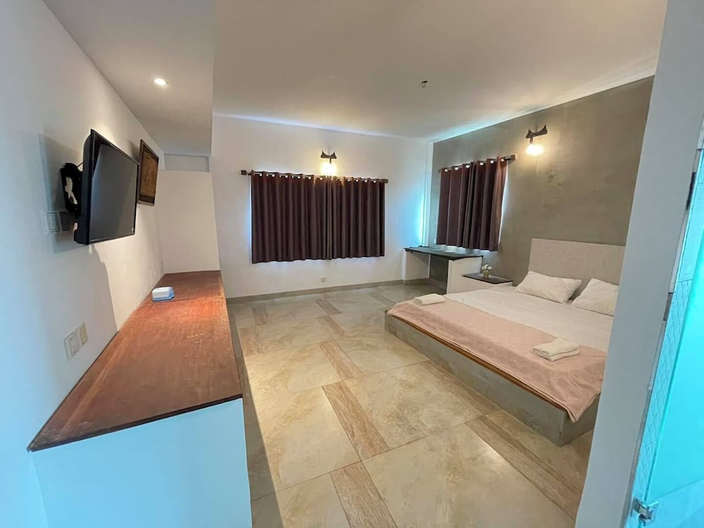 Standard Double Room, Balcony, City View