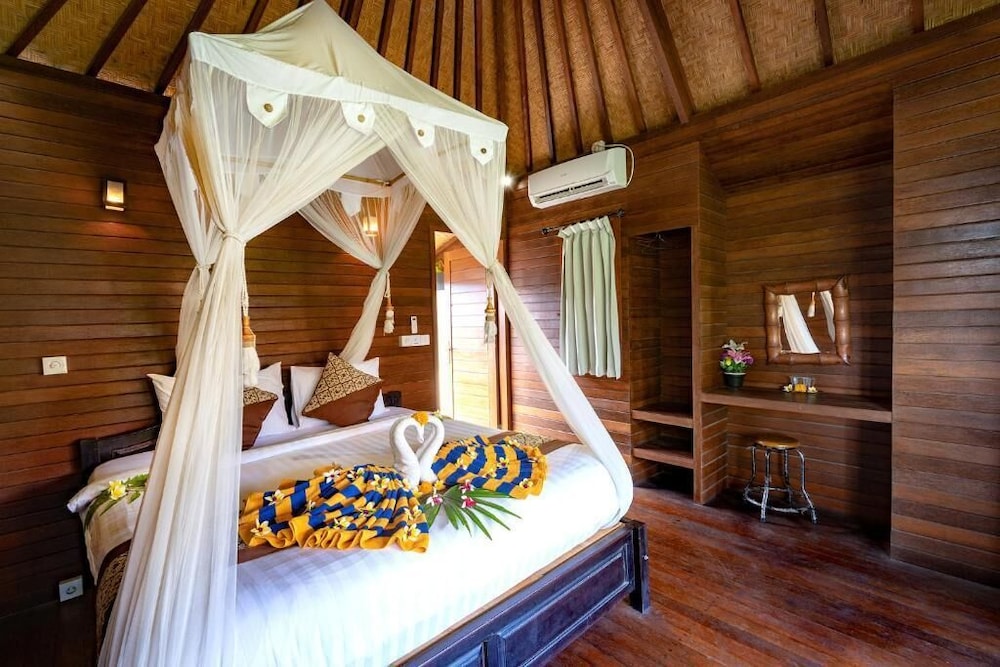 Deluxe Double Room, Pool View