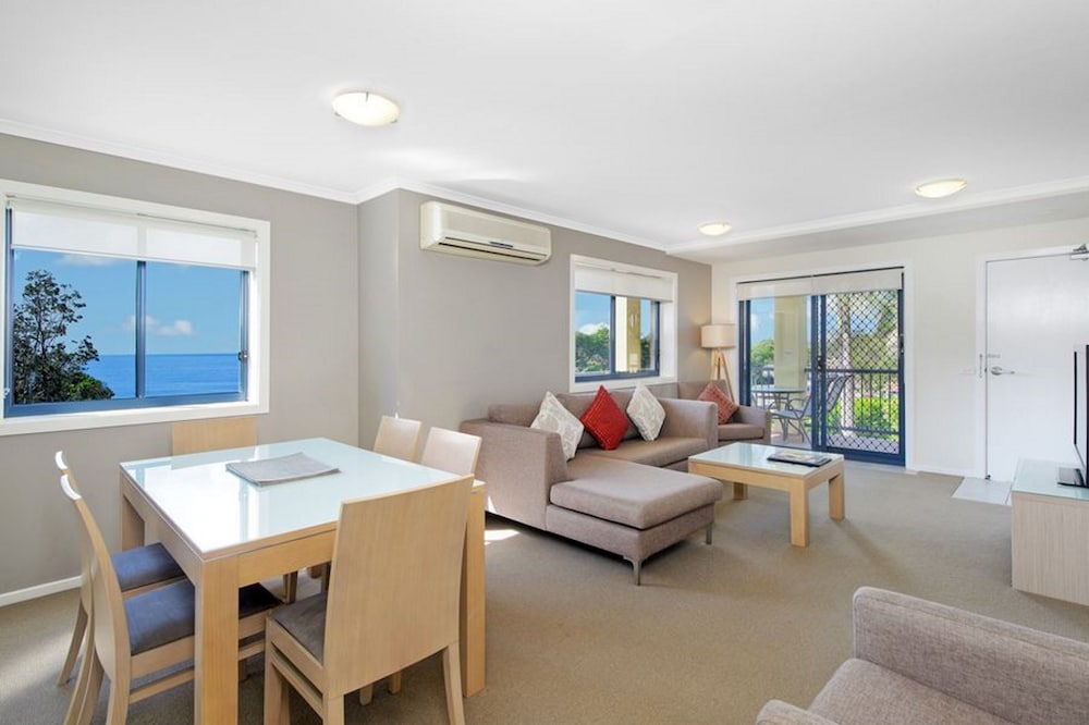 3 Bedroom Apartment Ocean View photo 1