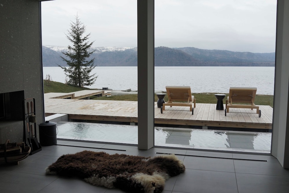 Luxury Villa, Lakeside photo 3