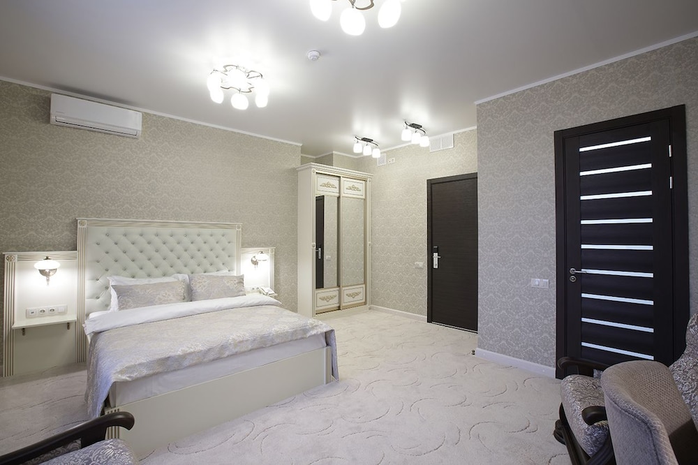 Honeymoon Suite (no balcony) photo 1