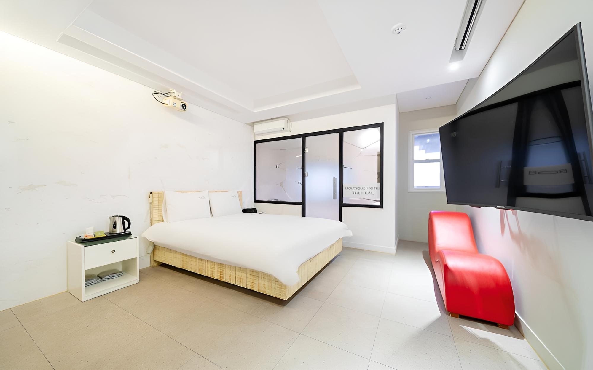 Room (VIP (Ocean View Netflix installation))