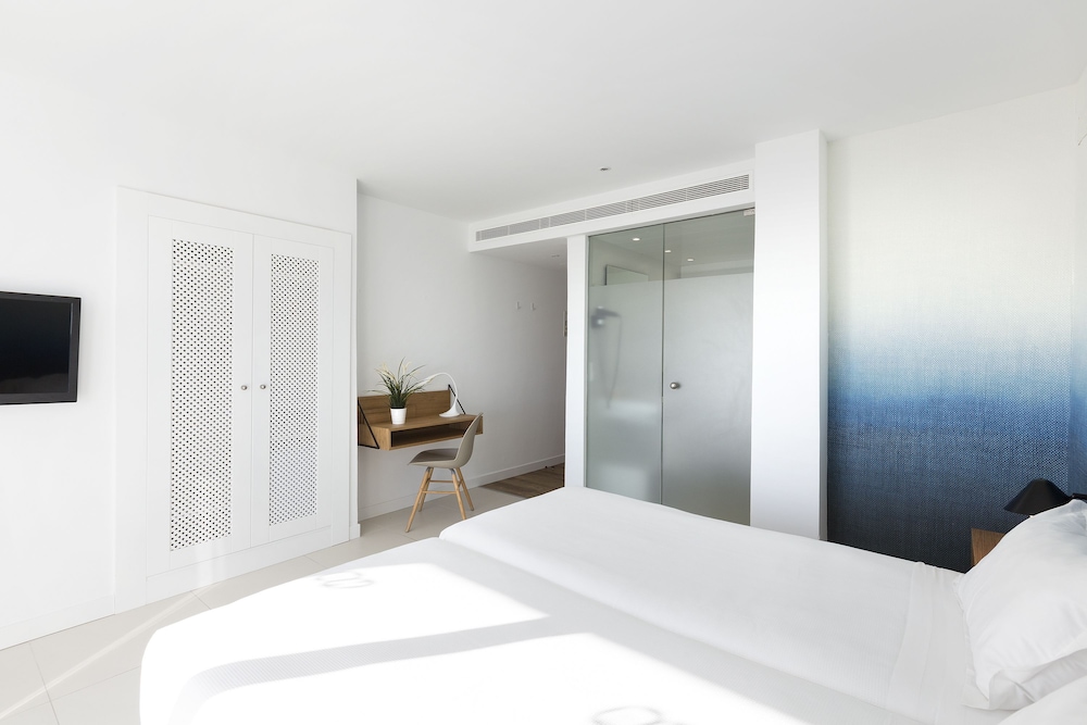 Double Room, Balcony, Sea View - Photo 3