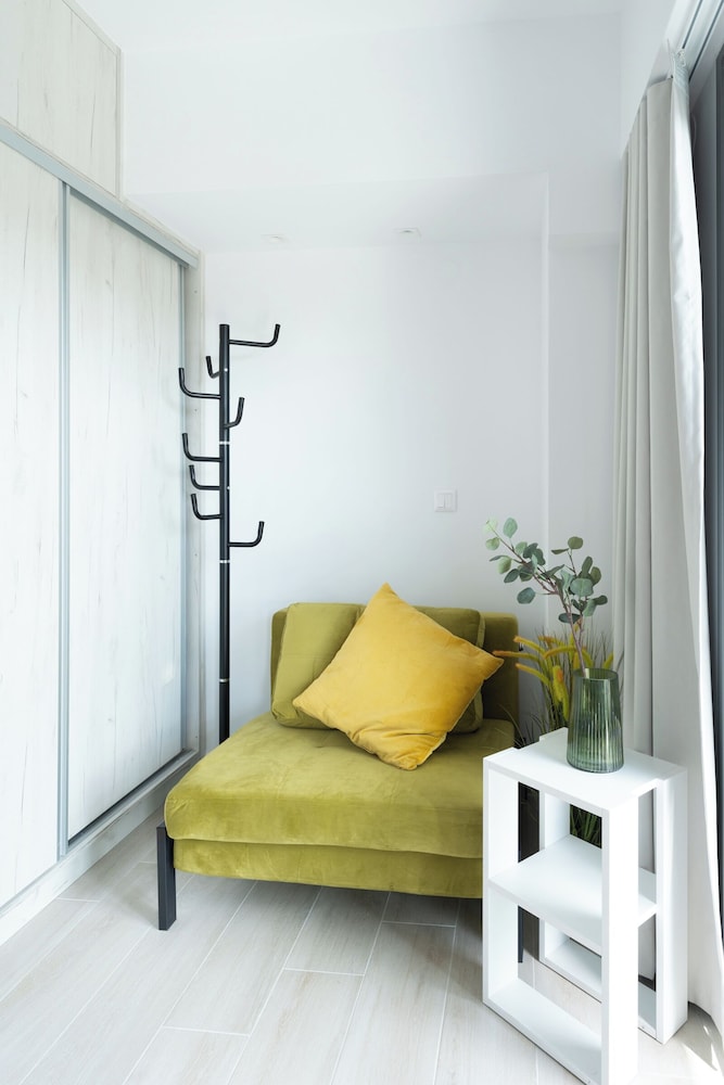 Studio, Balcony, City View