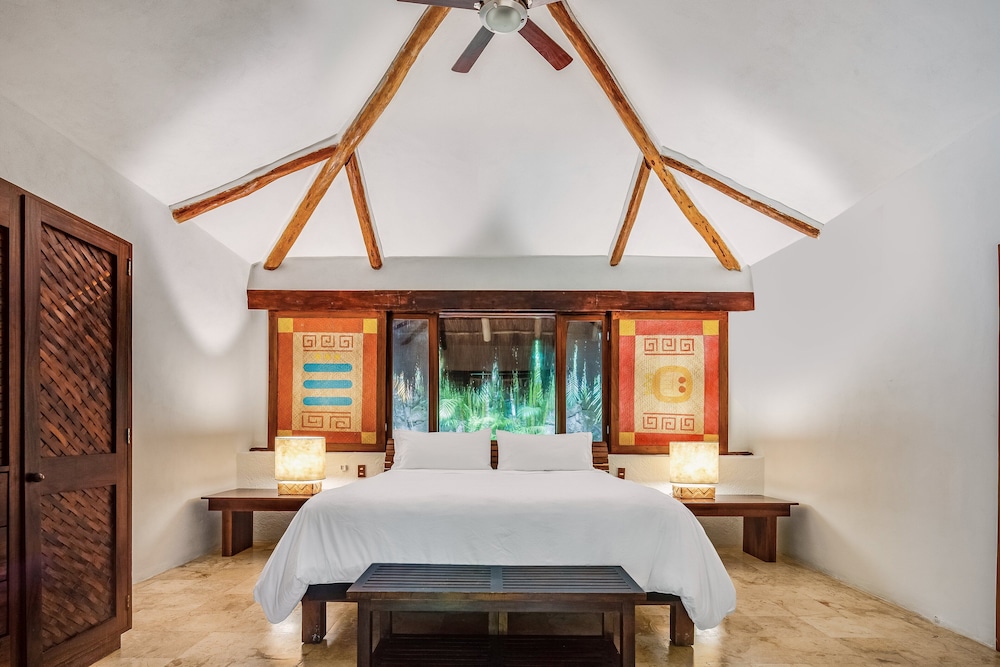 Bungalow, 1 King Bed, Non Smoking photo 1