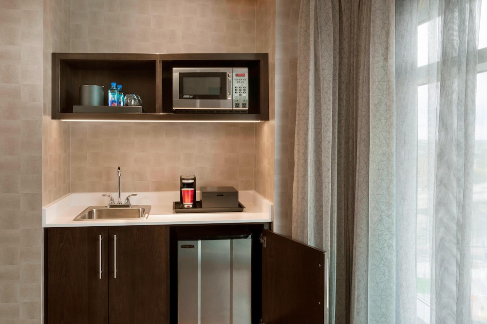 Junior Suite, 1 King Bed with Sofa bed, Lake View