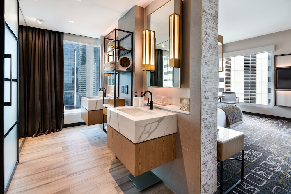 Junior Suite, 1 King Bed, Club Lounge Access, City View (Cityscape View)