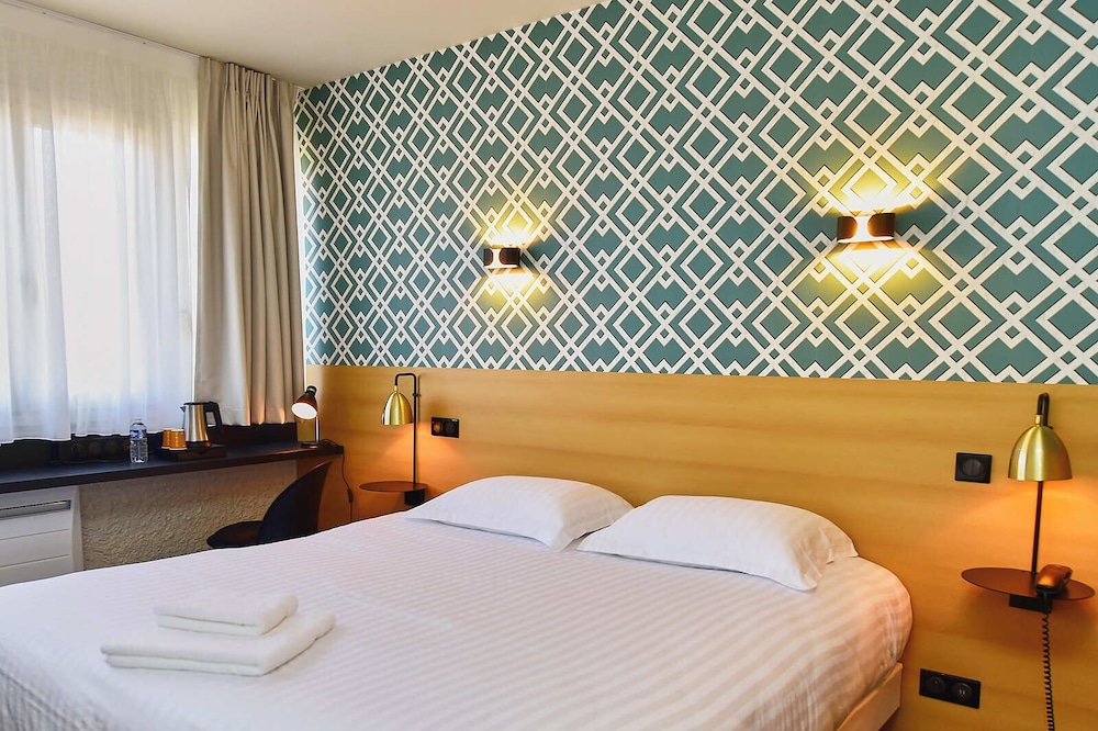 Superior Double or Twin Room, River View photo 1